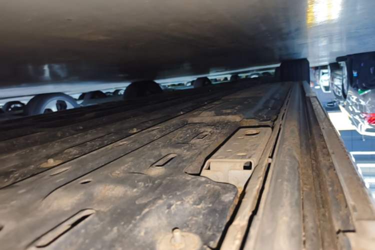 Used Denza D9 2022 DM-i 970 Four-Wheel Drive Flagship Model Left Side Sill