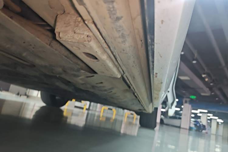 Used Denza D9 2022 DM-i 970 Four-Wheel Drive Flagship Model Left Side Sill