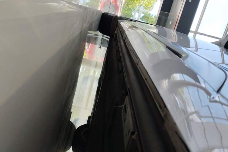 Used Denza D9 2022 DM-i 970 Four-Wheel Drive Prestige Model Left Side Sill