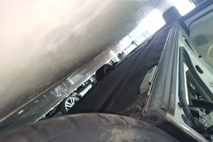 Used Denza D9 2022 DM-i 970 Four-Wheel Drive Flagship Model Left Side Sill