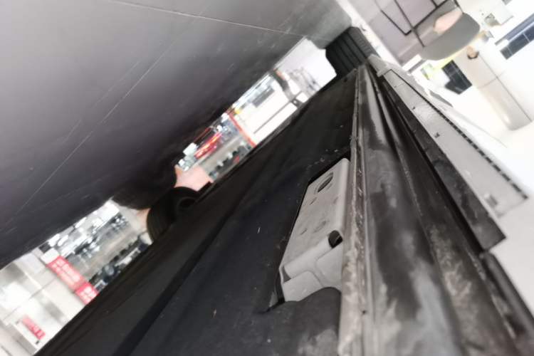 Used Denza D9 2022 DM-i 970 Four-Wheel Drive Prestige Model Left Side Sill