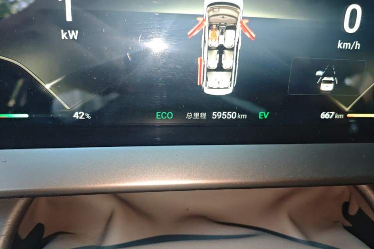 Used Denza D9 2022 DM-i 970 Four-Wheel Drive Flagship Model Odometer Close Up
