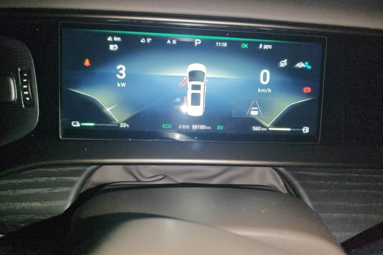 Used Denza D9 2022 DM-i 970 Four-Wheel Drive Flagship Model Odometer Close Up