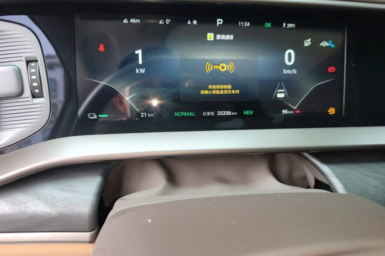 Used Denza D9 2022 DM-i 1040 Prestige Model Odometer Close Up