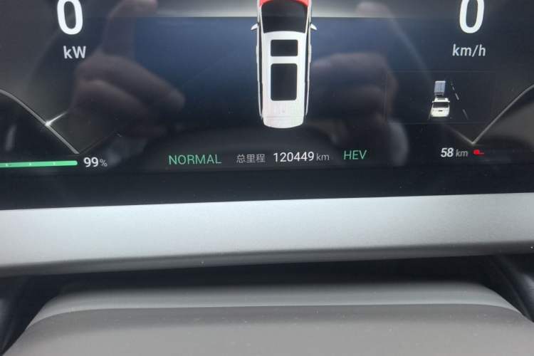 Used Denza D9 2022 DM-i 970 Four-Wheel Drive Flagship Model Odometer Close Up