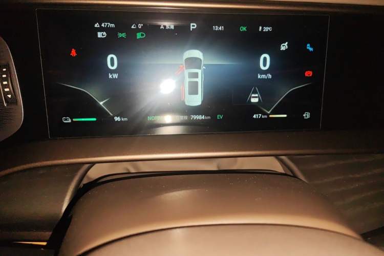 Used Denza D9 2022 DM-i 970 Four-Wheel Drive Flagship Model Odometer Close Up