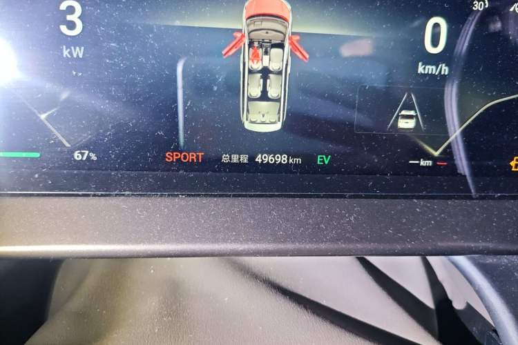 Used Denza D9 2022 DM-i 970 Four-Wheel Drive Flagship Model Odometer Close Up