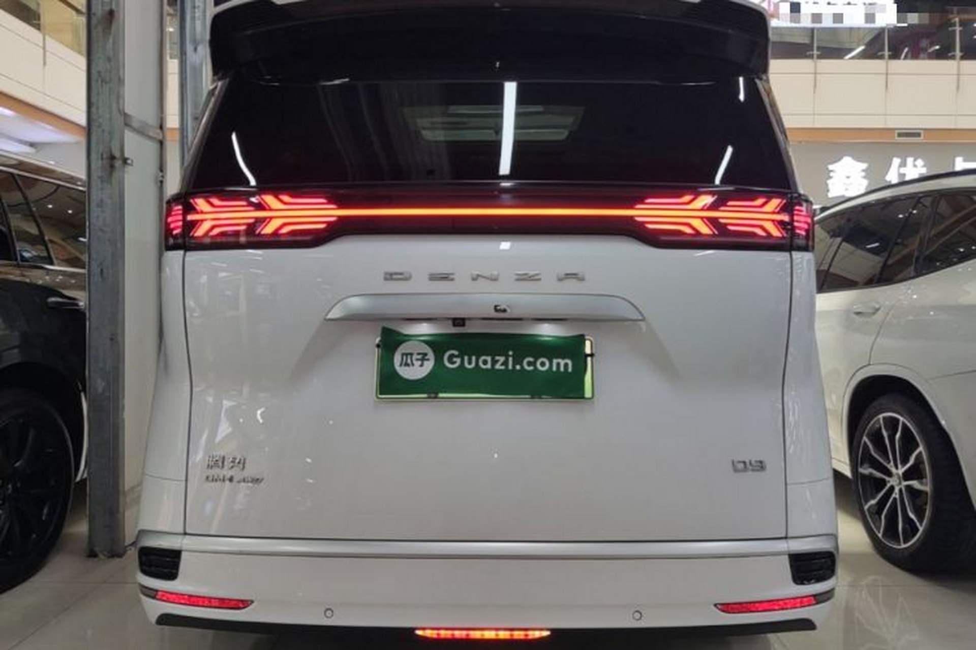 Used Denza D9 2022 DM-i 970 Four-Wheel Drive Flagship Model Rear