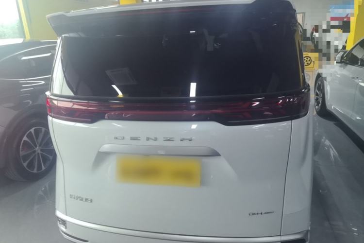 Used Denza D9 2022 DM-i 970 Four-Wheel Drive Prestige Model Rear