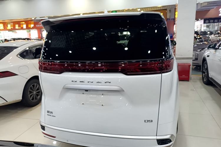 Used Denza D9 2022 DM-i 970 Four-Wheel Drive Prestige Model Rear