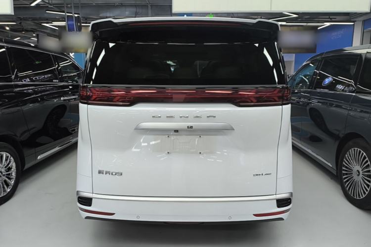 Used Denza D9 2022 DM-i 970 Four-Wheel Drive Flagship Model Rear