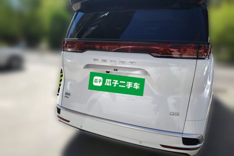Used Denza D9 2022 DM-i 1040 Prestige Model Rear