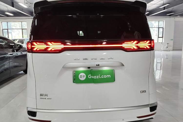 Used Denza D9 2022 DM-i 970 Four-Wheel Drive Flagship Model Rear