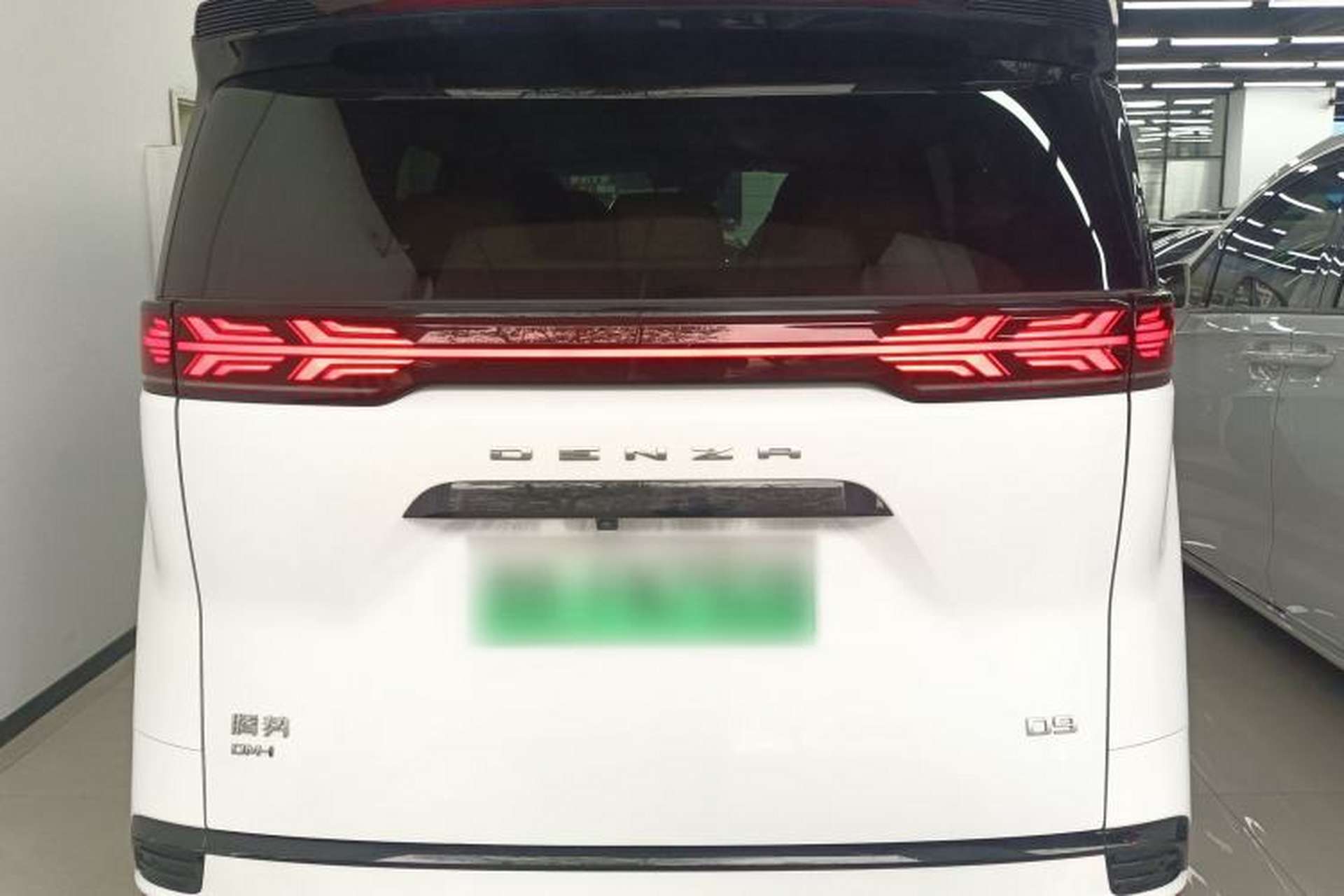 Used Denza D9 2022 DM-i 1040 Prestige Model Rear