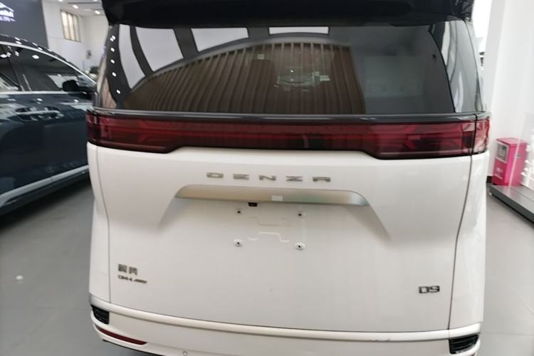 Used Denza D9 2022 DM-i 970 Four-Wheel Drive Prestige Model Rear