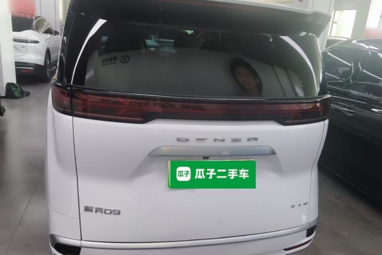 Used Denza D9 2022 DM-i 970 Four-Wheel Drive Prestige Model Rear