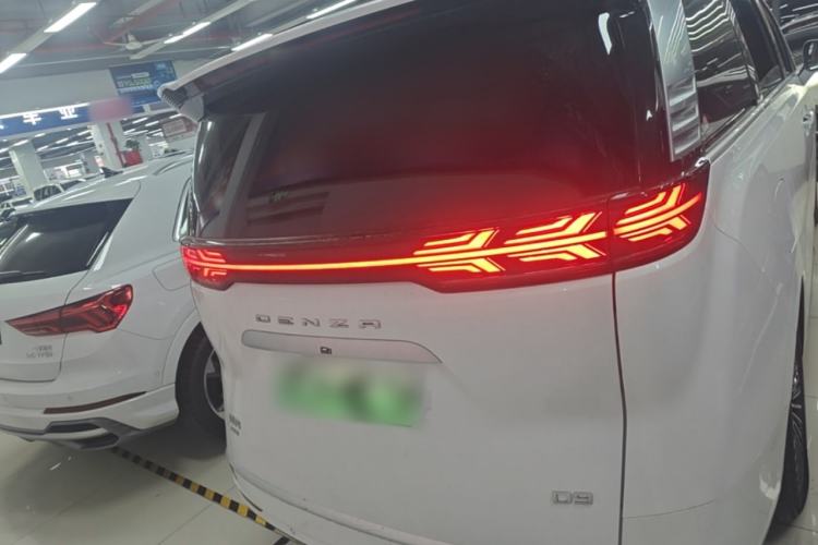 Used Denza D9 2022 DM-i 1040 Prestige Model Rear