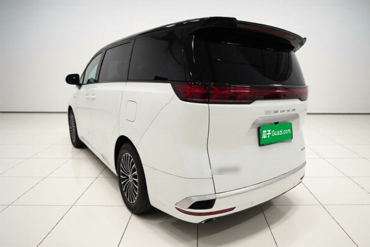 Used Denza D9 2022 DM-i 1040 Prestige Model Rear Left 45 Deg