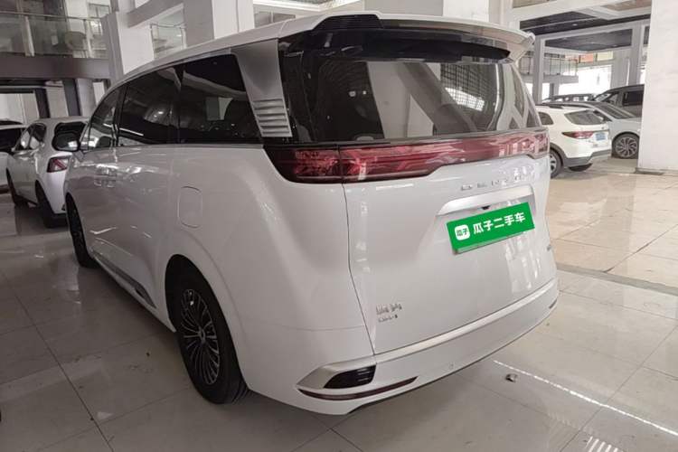Used Denza D9 2022 DM-i 1040 Prestige Model Rear Left 45 Deg