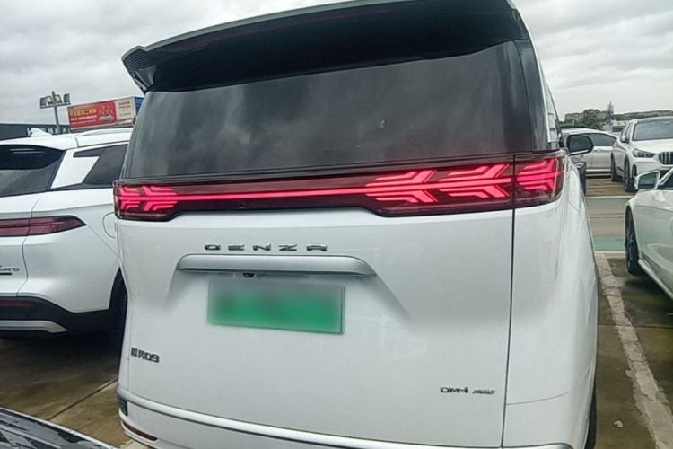 Used Denza D9 2022 DM-i 970 Four-Wheel Drive Flagship Model Rear