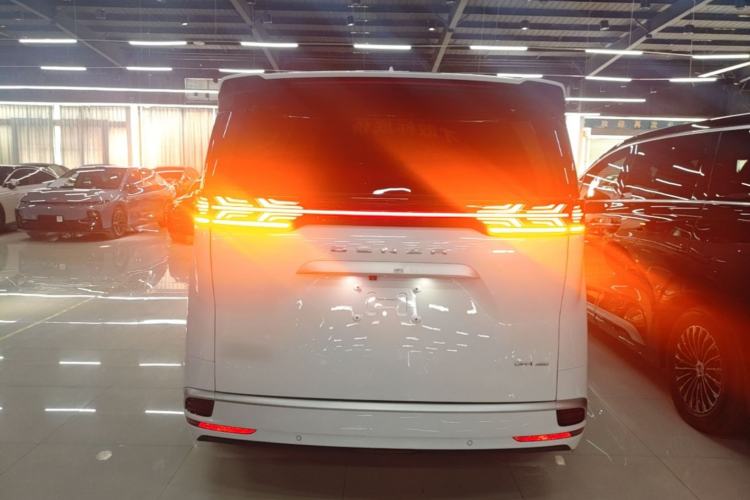 Used Denza D9 2022 DM-i 970 Four-Wheel Drive Prestige Model Rear