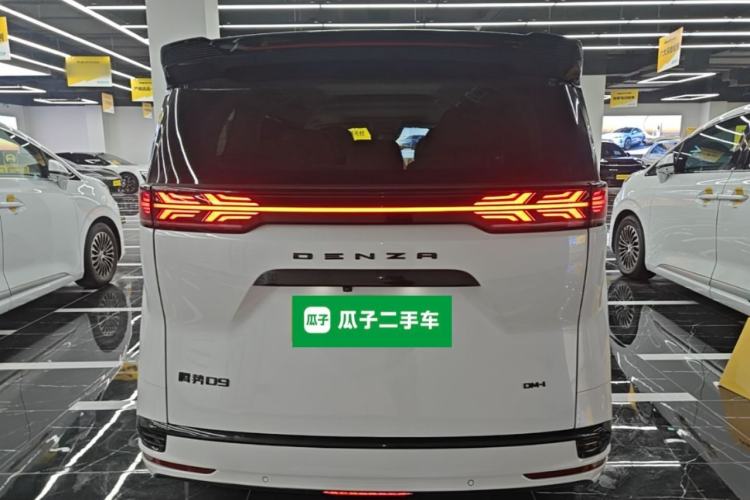 Used Denza D9 2022 DM-i 970 Four-Wheel Drive Flagship Model Rear