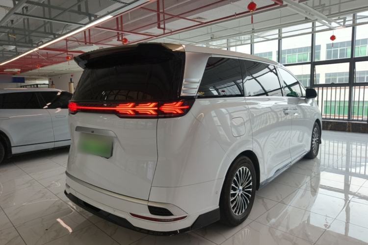 Used Denza D9 2022 DM-i 970 Four-Wheel Drive Flagship Model Rear Right 45 Deg