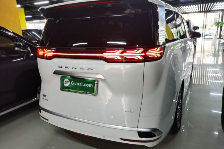 Used Denza D9 2022 DM-i 970 Four-Wheel Drive Prestige Model Rear Right 45 Deg