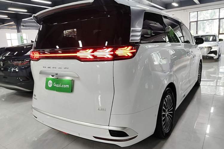 Used Denza D9 2022 DM-i 970 Four-Wheel Drive Flagship Model Rear Right 45 Deg