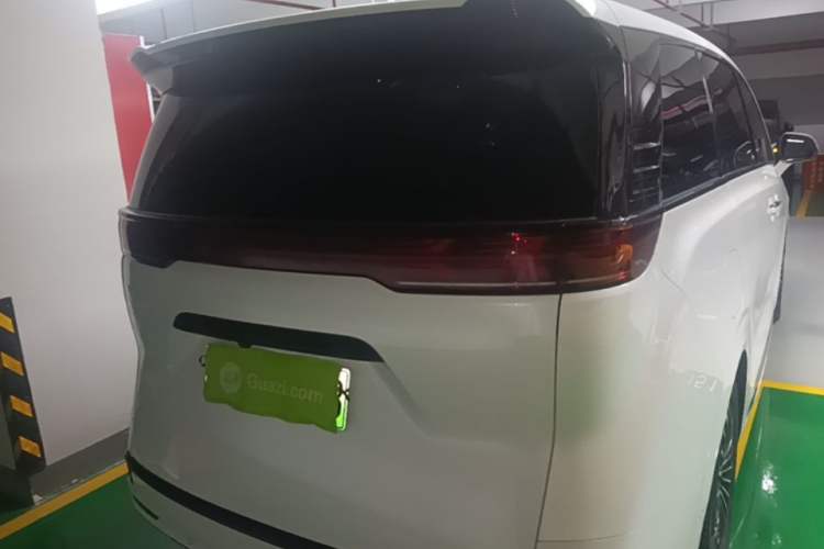 Used Denza D9 2022 DM-i 970 Four-Wheel Drive Flagship Model Rear Right 45 Deg