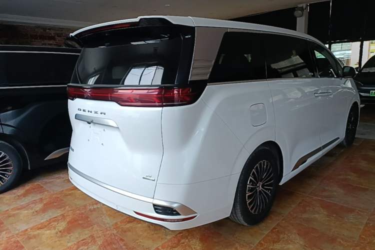 Used Denza D9 2022 EV 620 Prestige Model Rear Right 45 Deg