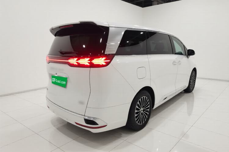 Used Denza D9 2022 DM-i 1040 Prestige Model Rear Right 45 Deg