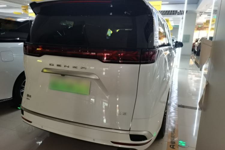 Used Denza D9 2022 DM-i 1040 Prestige Model Rear Right 45 Deg