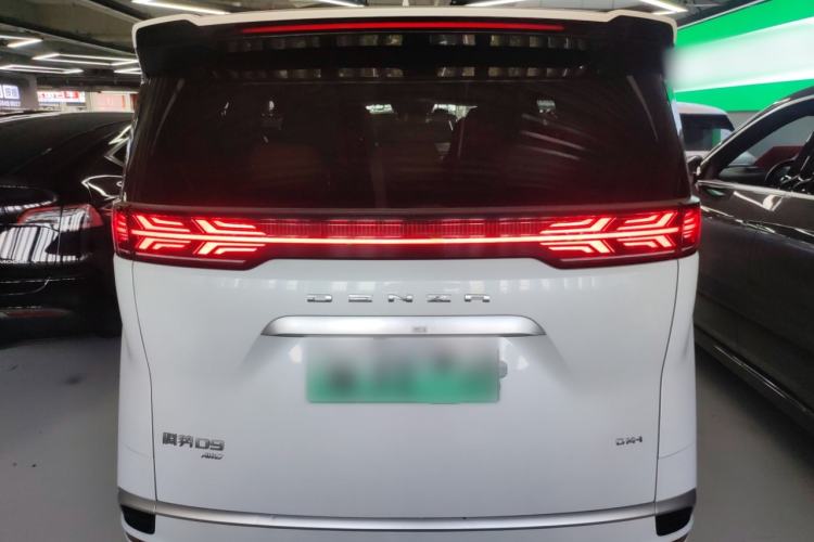 Used Denza D9 2022 DM-i 970 Four-Wheel Drive Prestige Model Rear