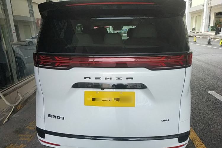Used Denza D9 2022 DM-i 970 Four-Wheel Drive Flagship Model Rear