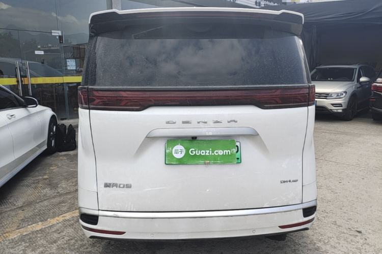Used Denza D9 2022 DM-i 970 Four-Wheel Drive Prestige Model Rear