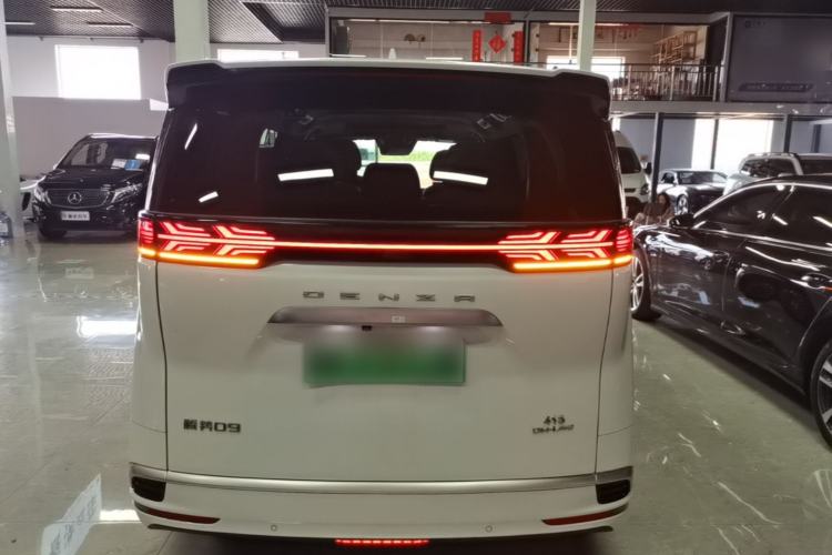 Used Denza D9 2022 DM-i 970 Four-Wheel Drive Flagship Model Rear