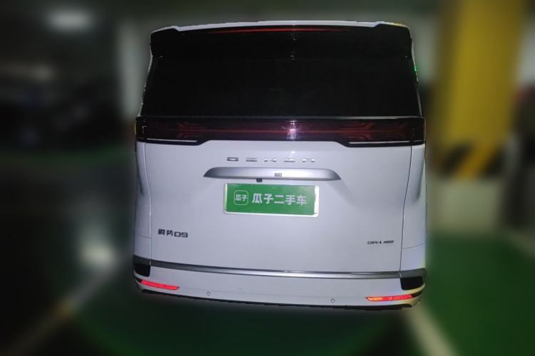 Used Denza D9 2022 DM-i 970 Four-Wheel Drive Flagship Model Rear