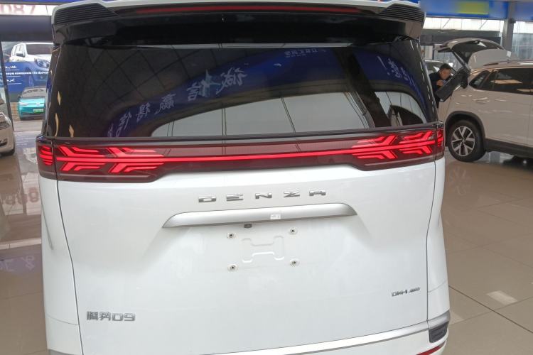 Used Denza D9 2022 DM-i 970 Four-Wheel Drive Flagship Model Rear