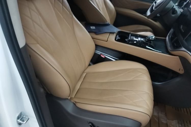 Used Denza D9 2022 DM-i 970 Four-Wheel Drive Flagship Model Right Front Seat