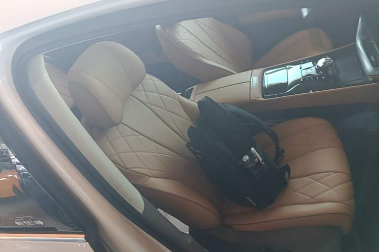 Used Denza D9 2022 DM-i 970 Four-Wheel Drive Flagship Model Right Front Seat