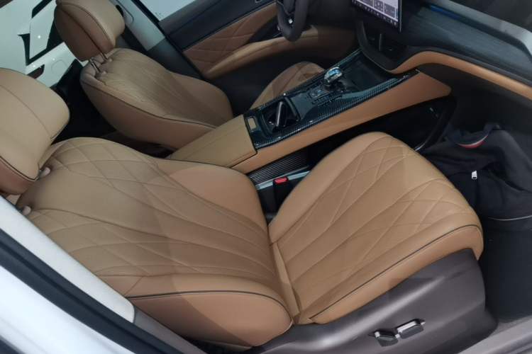 Used Denza D9 2022 DM-i 970 Four-Wheel Drive Flagship Model Right Front Seat