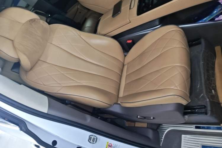 Used Denza D9 2022 DM-i 970 Four-Wheel Drive Flagship Model Right Front Seat