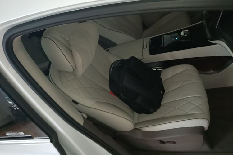 Used Denza D9 2022 EV 620 Prestige Model Right Front Seat