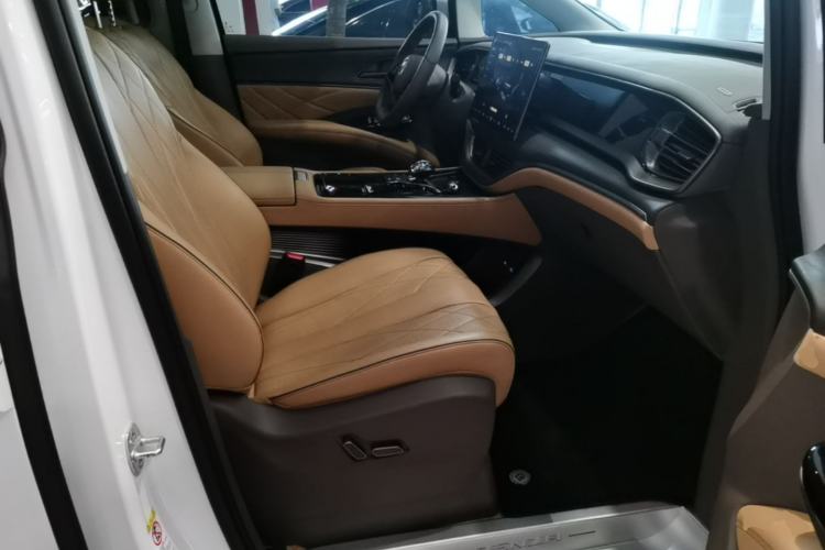 Used Denza D9 2022 DM-i 970 Four-Wheel Drive Prestige Model Right Front Seat