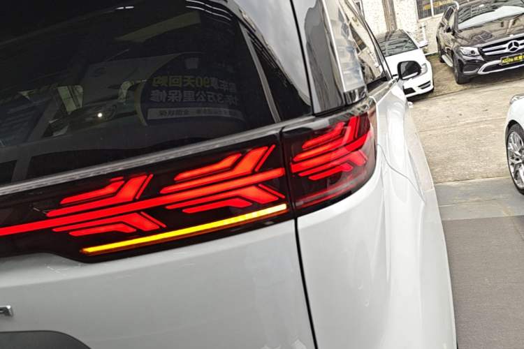 Used Denza D9 2022 DM-i 1040 Prestige Model Right Rear Taillight