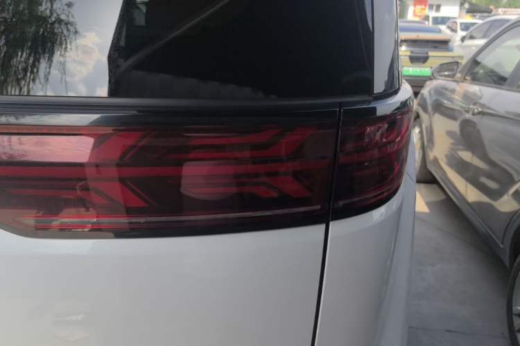 Used Denza D9 2022 DM-i 1040 Prestige Model Right Rear Taillight