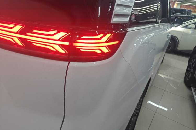 Used Denza D9 2022 DM-i 1040 Prestige Model Right Rear Taillight