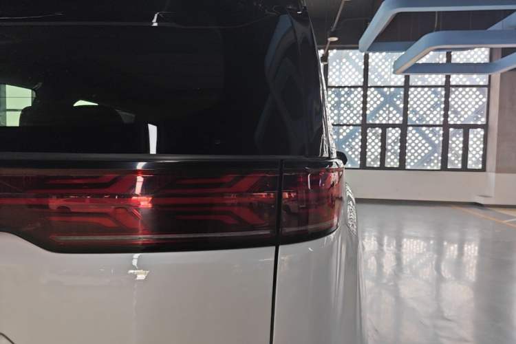 Used Denza D9 2022 DM-i 1040 Prestige Model Right Rear Taillight