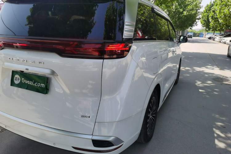 Used Denza D9 2022 DM-i 1040 Prestige Model Right Rear Taillight